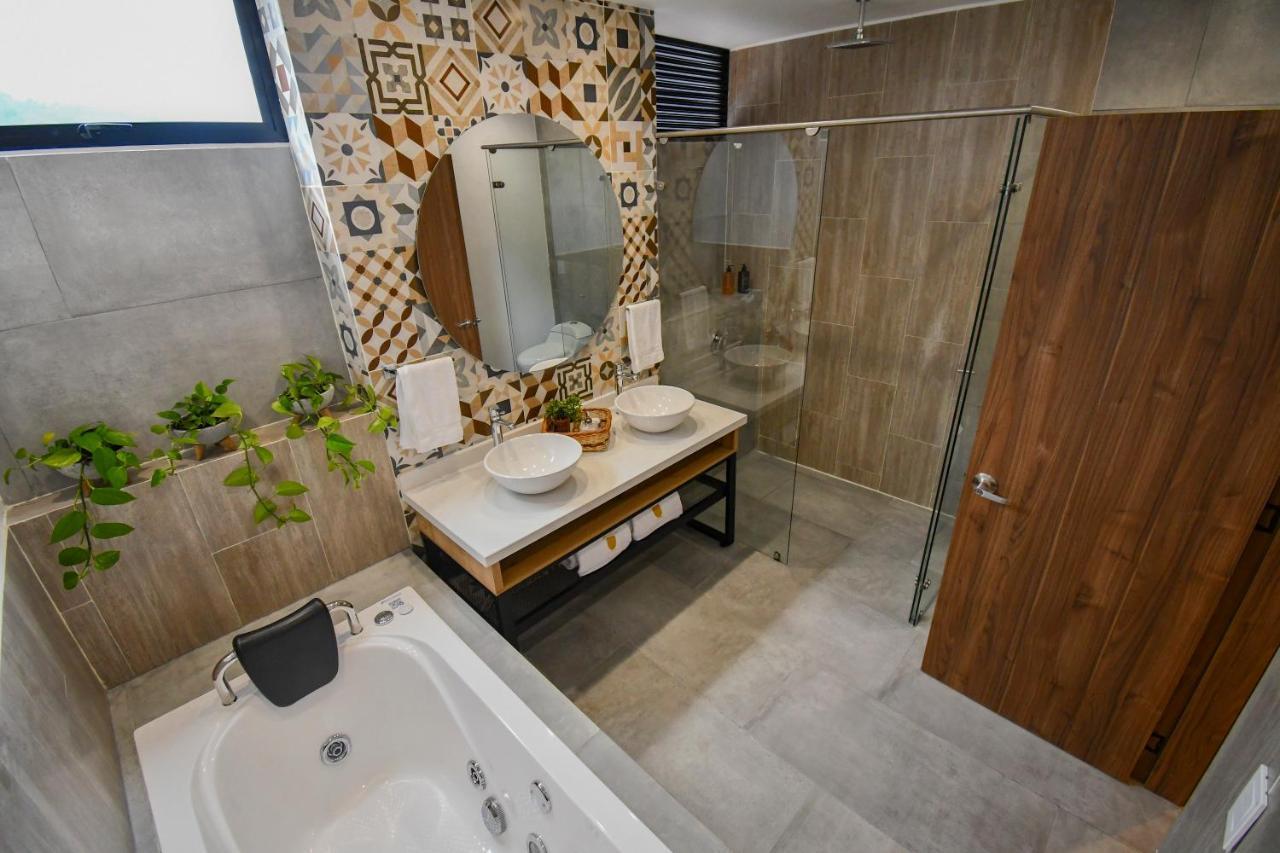 Standard Suite,1315329874:JPEG